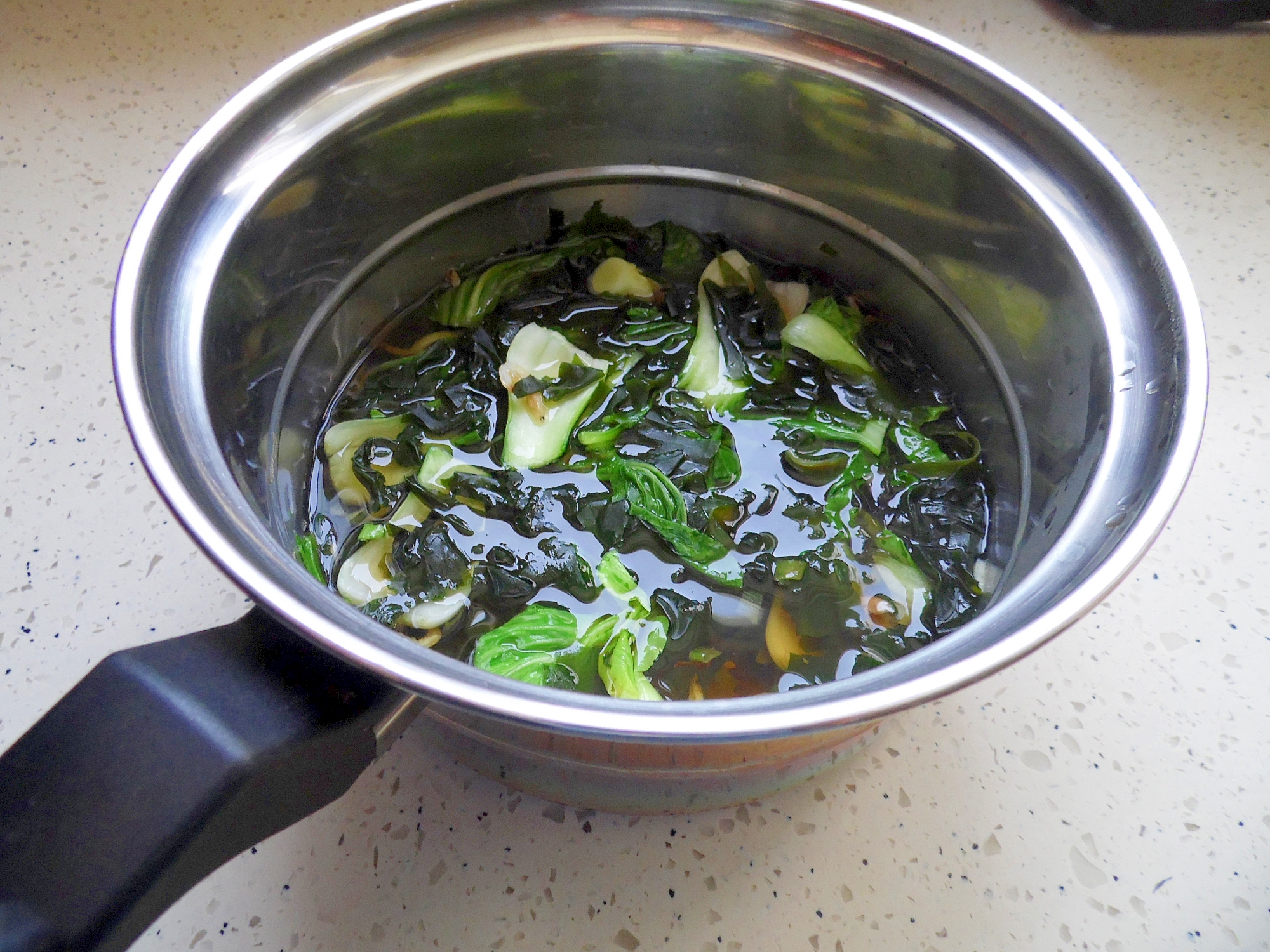 青梗菜とわかめの冷スープ