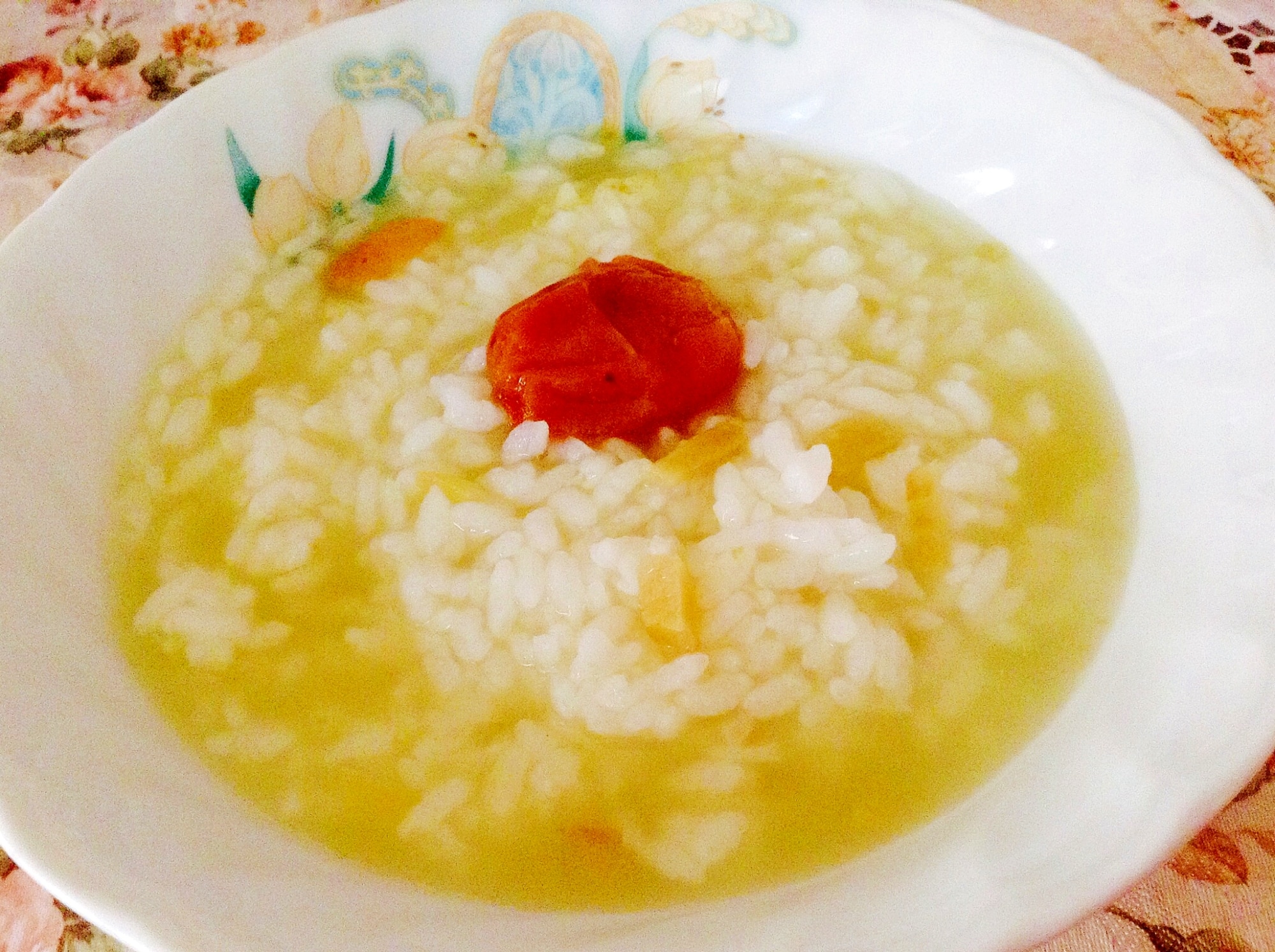 風邪ひきさんに♡昆布茶で♪刻み生姜と梅干しのお粥 レシピ・作り方 by