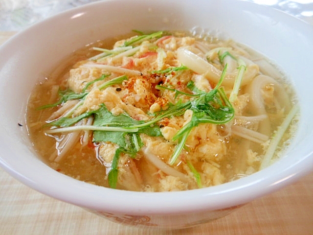 白だしでやさしい味の☆カニカマ卵うどん☆