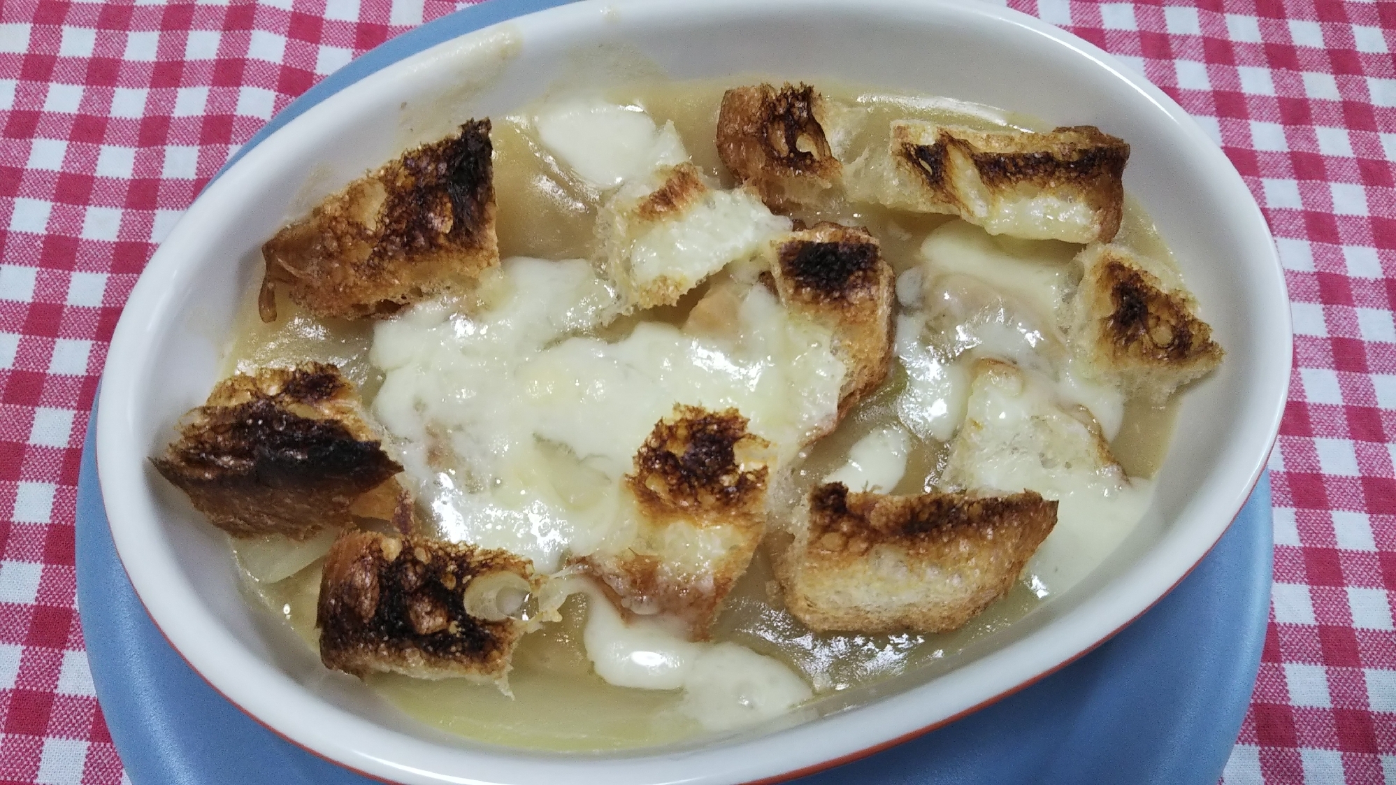 バゲットで鶏肉と玉ねぎのパングラタン☆