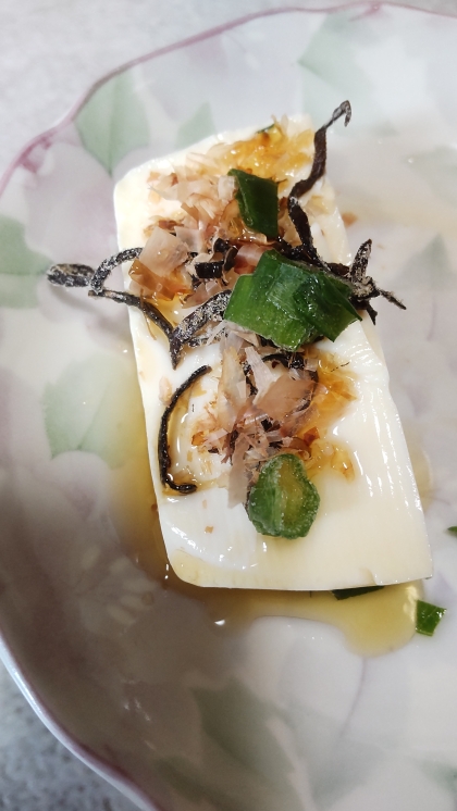 塩昆布とネギかつお節の冷奴