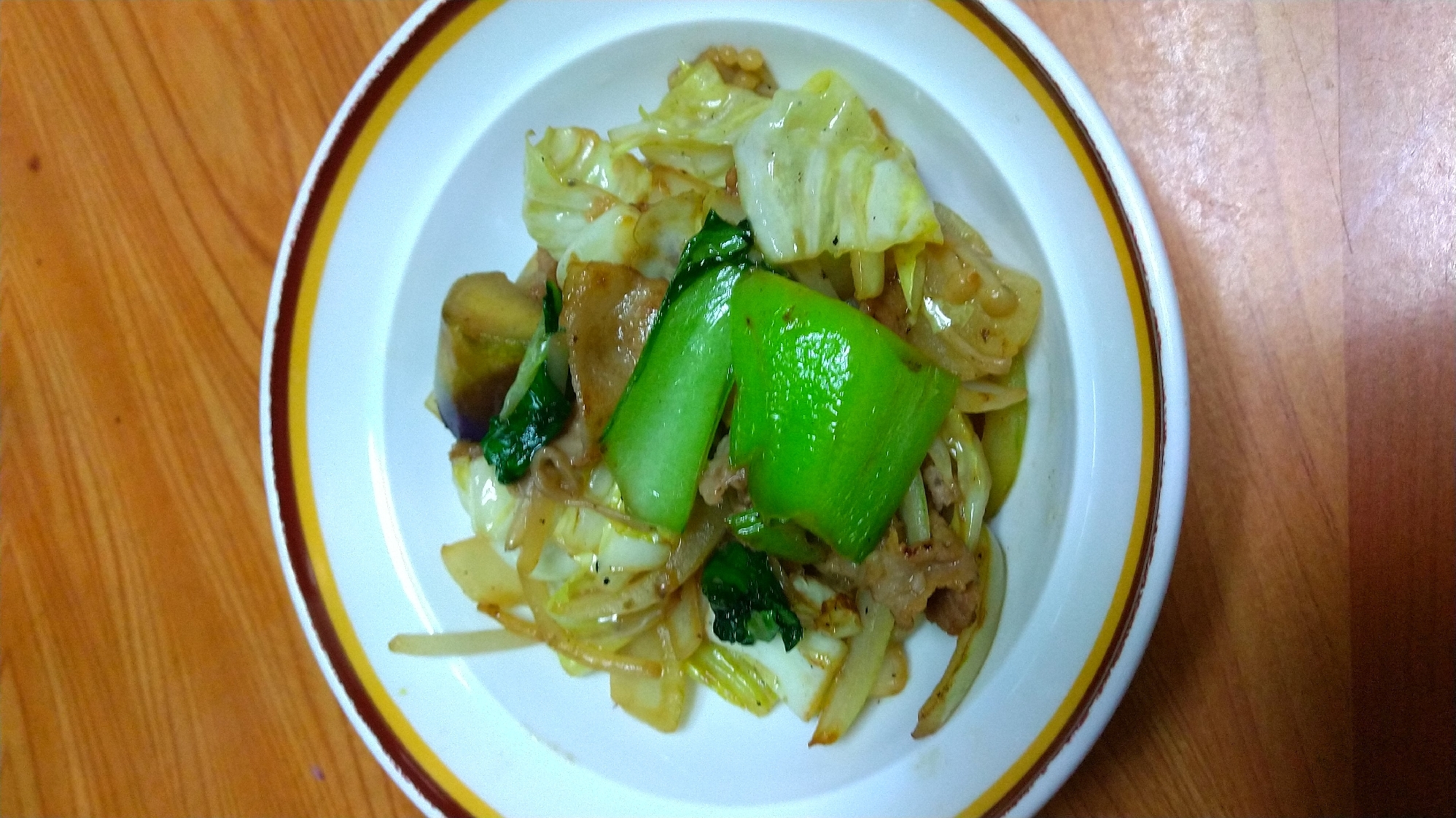 チンゲン菜と玉葱の豚肉野菜炒め