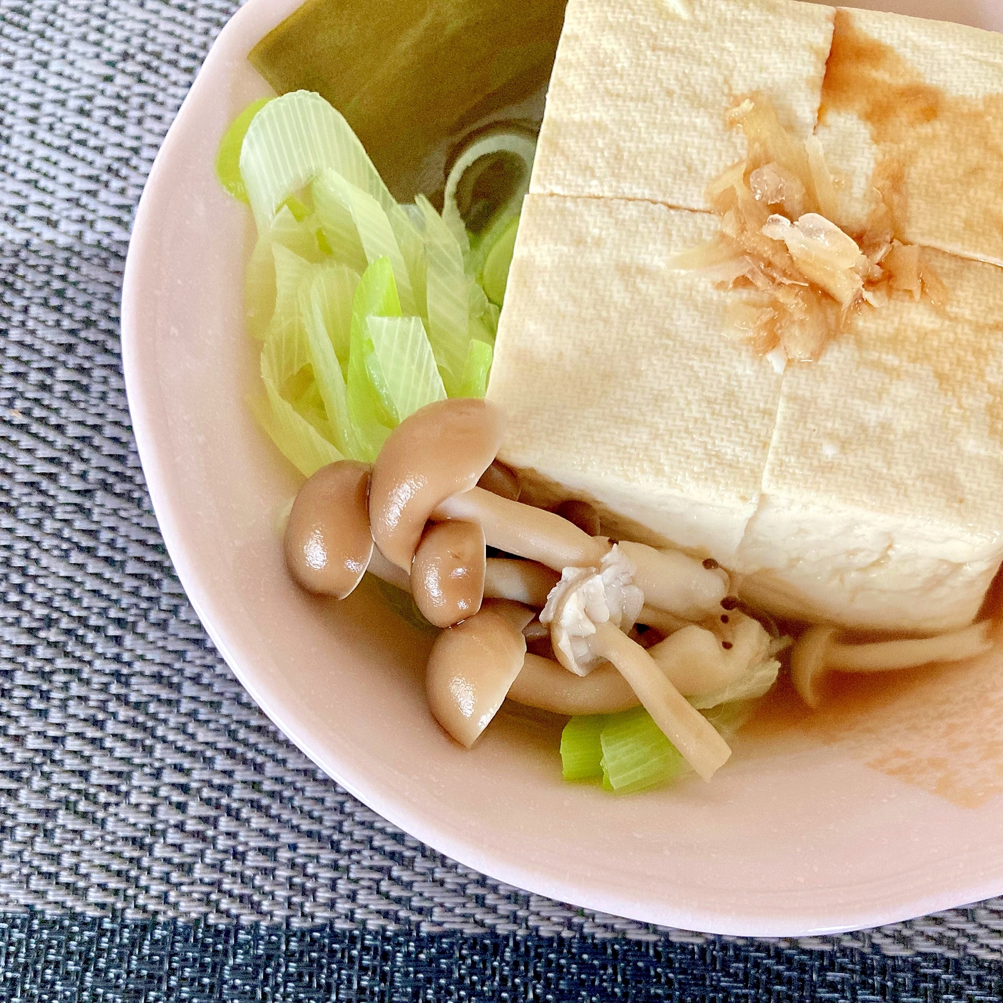 東のまるごと鍋 北海道産食材で1人分の湯豆腐