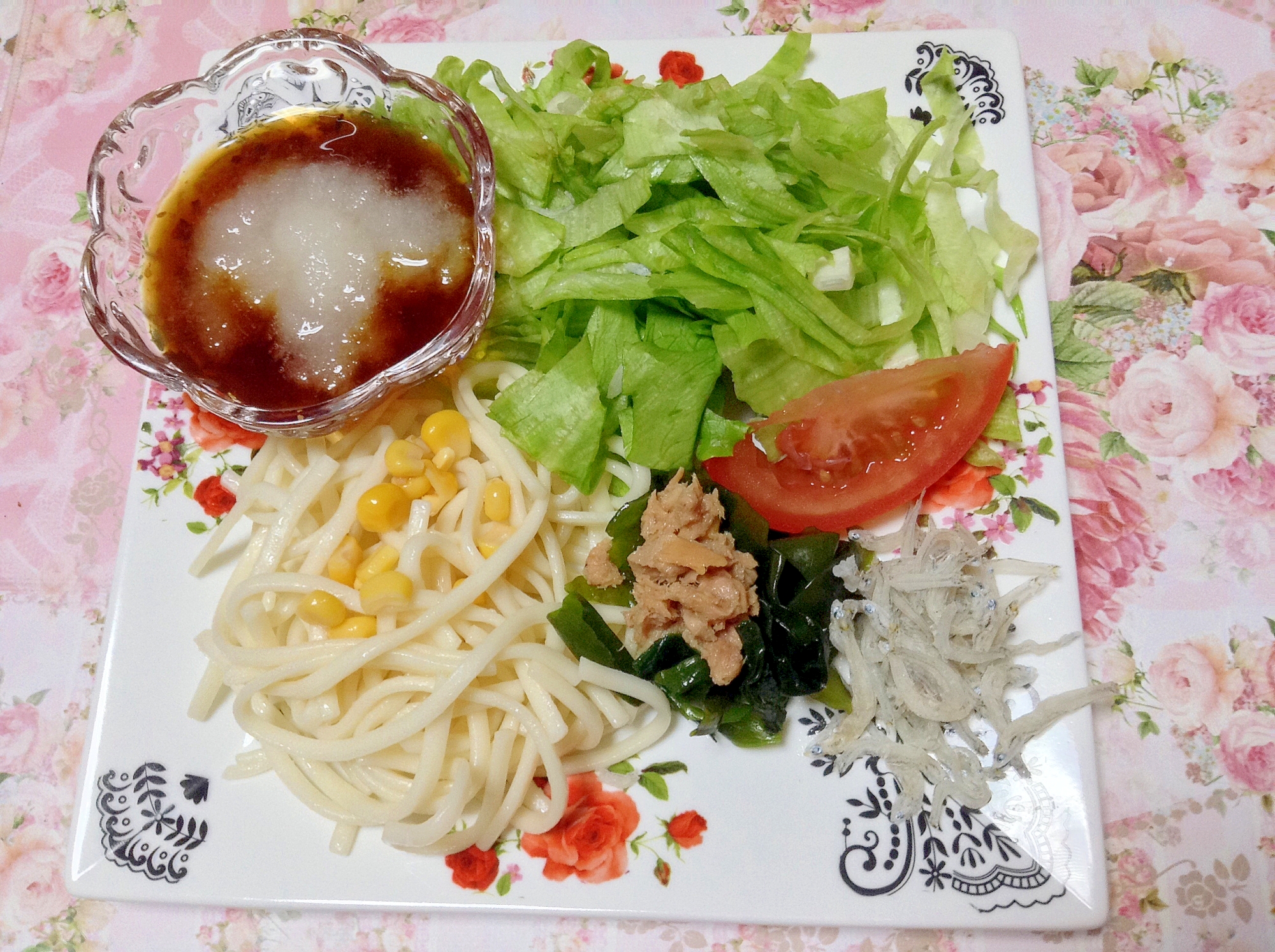 お野菜たっぷり♡サラダうどんワンプレート