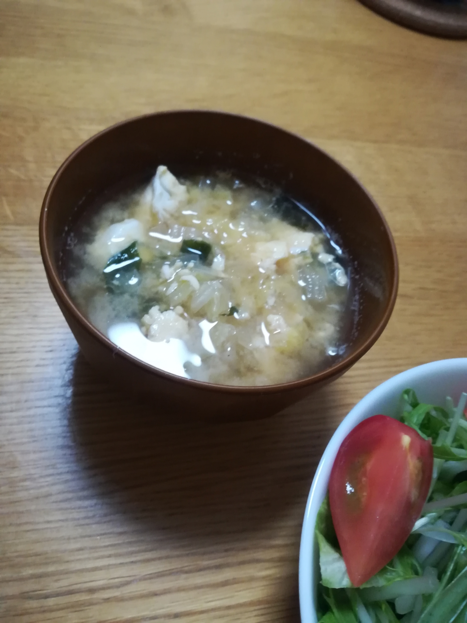 玉ねぎと白菜と卵の味噌汁