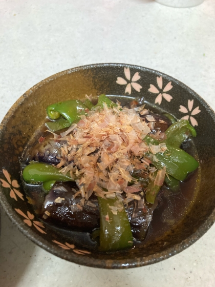 めんつゆだけで美味しい♡なすとピーマンの煮浸し