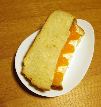 塩麹入りチーズオレンジのサンドイッチ