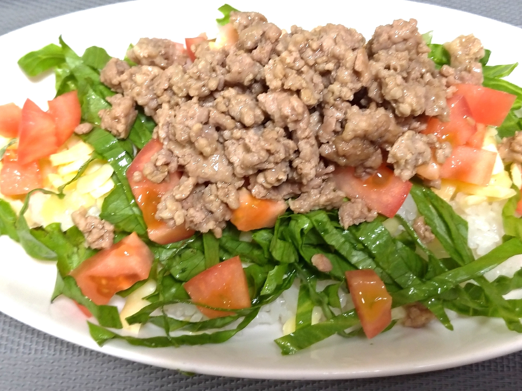 肉みそを使った☆タコライス風三色丼