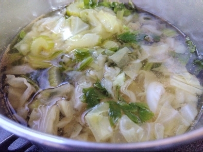 鶏の茹で汁で作るキャベツのスープ