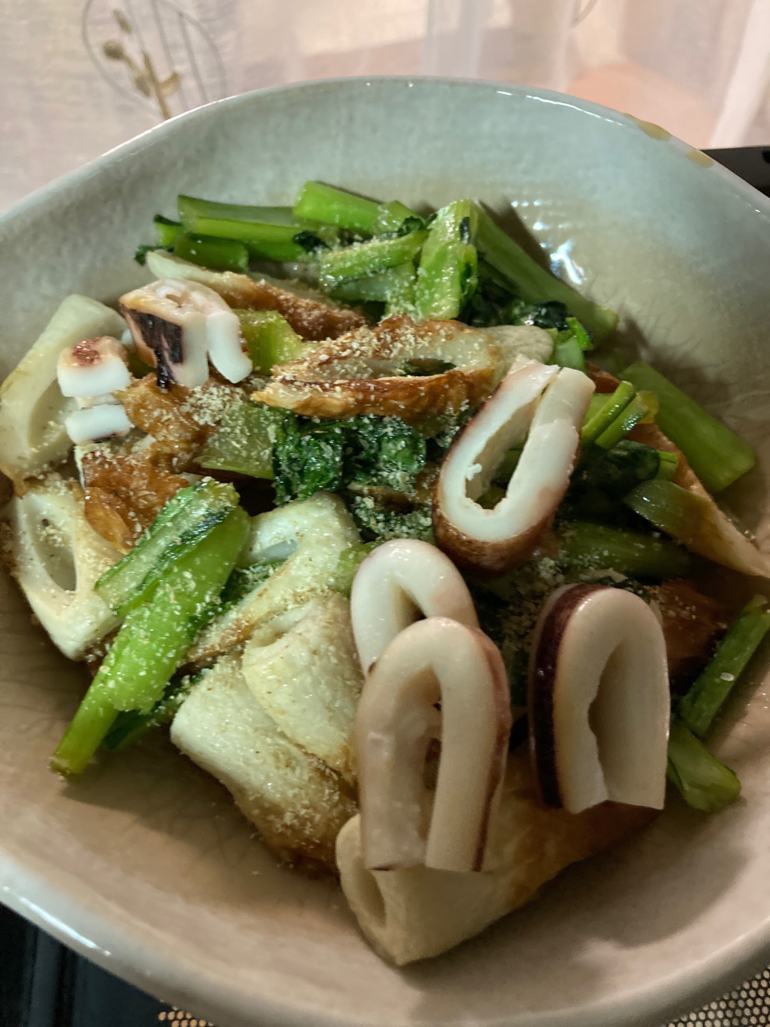イカ、小松菜、ちくわの炒め物