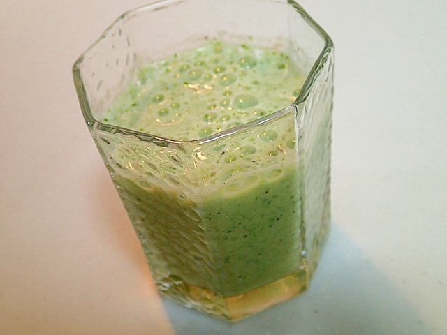 美的　バナナとサラダ菜の和風ミルクジュース