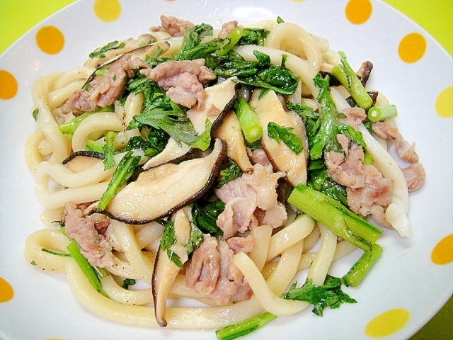 春菊と豚肉しいたけのダシダ焼きうどん