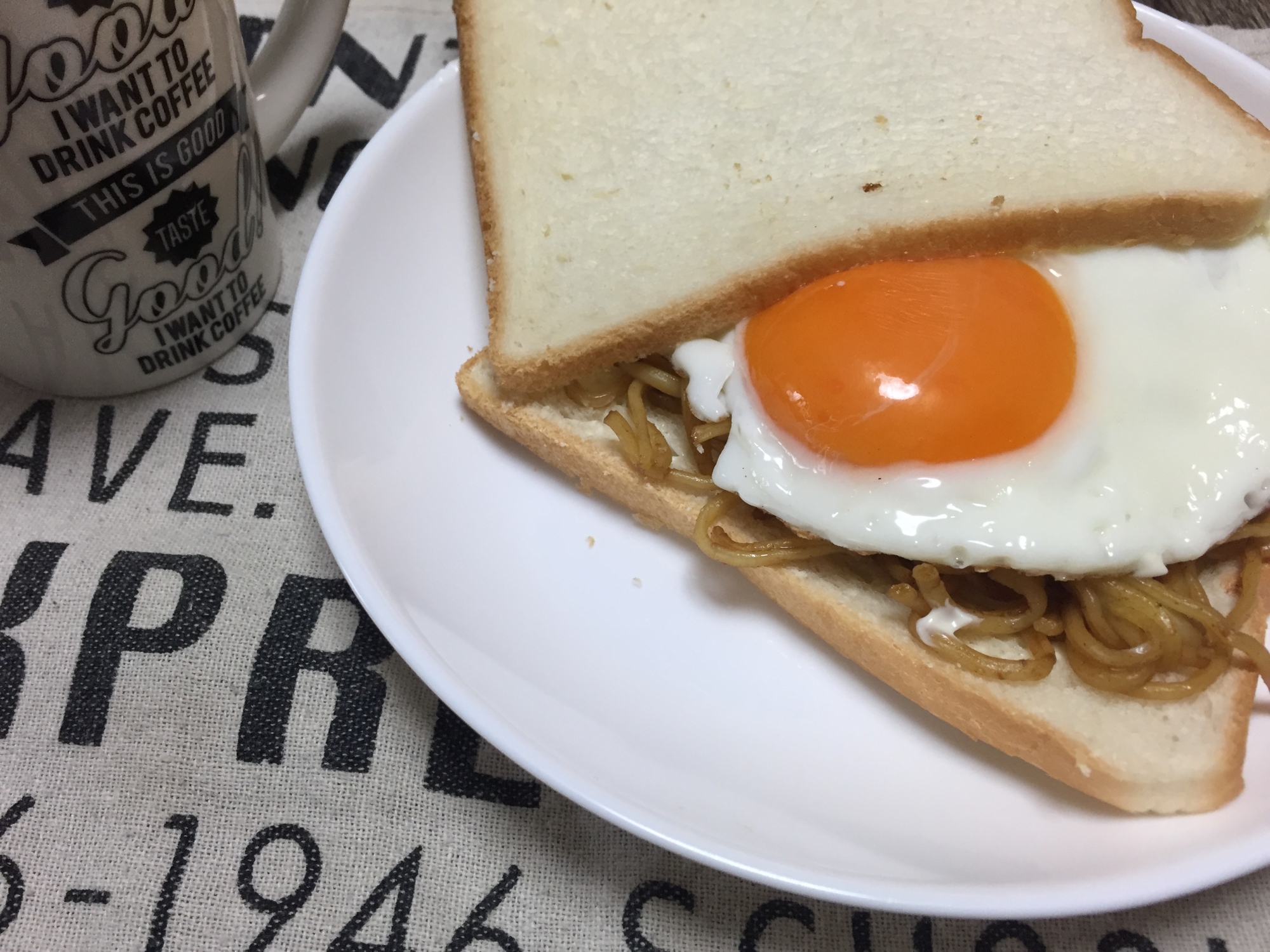 食パンで☆焼きそばパン☆