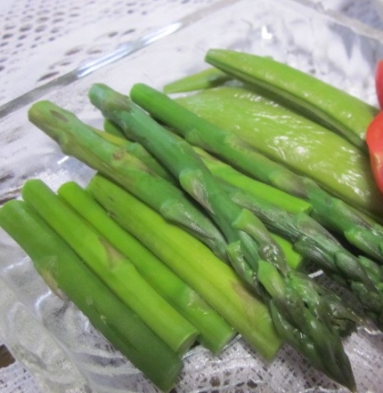 にんにく味の茹でアスパラ