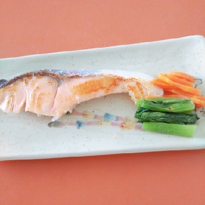 小松菜と人参のおひたしと焼き鮭