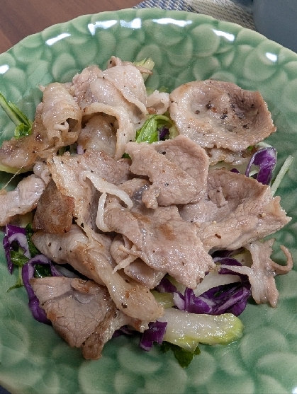 節約！簡単！豚肉とセロリとエリンギのコンソメ炒め