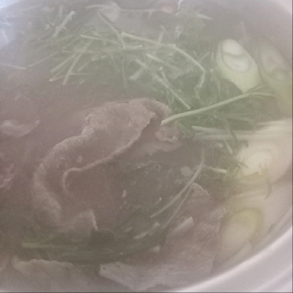水菜と長ネギいっぱいのしゃぶしゃぶ鍋