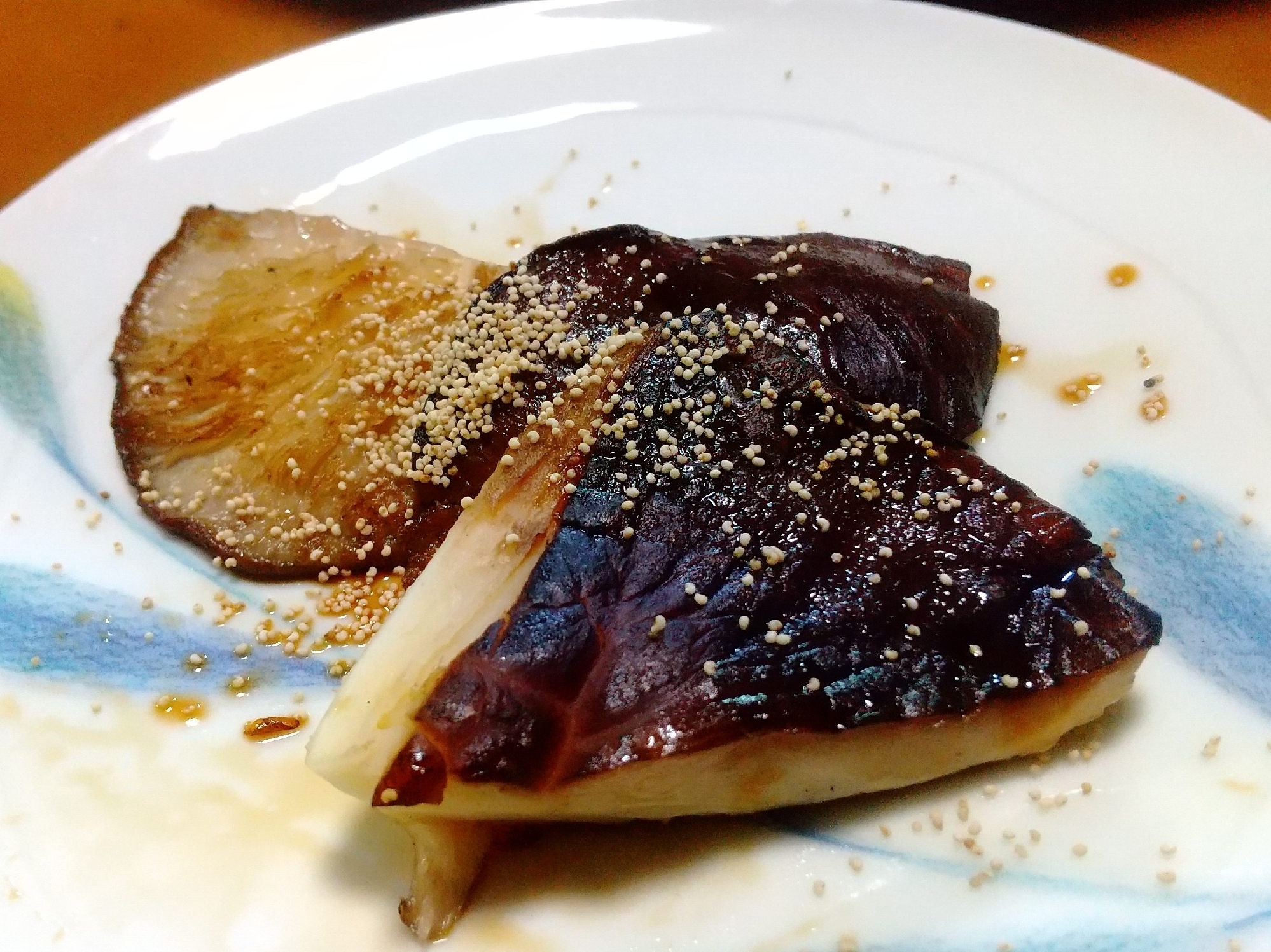 原木椎茸のオリーブオイル炒めケシの実かけ