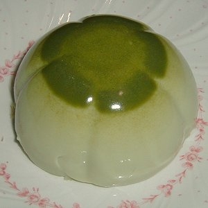 抹茶テイストのミルクプリン