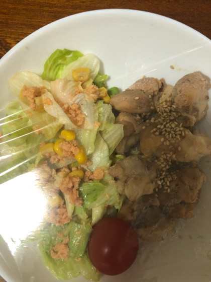 鮭フレークのレタスサラダ
