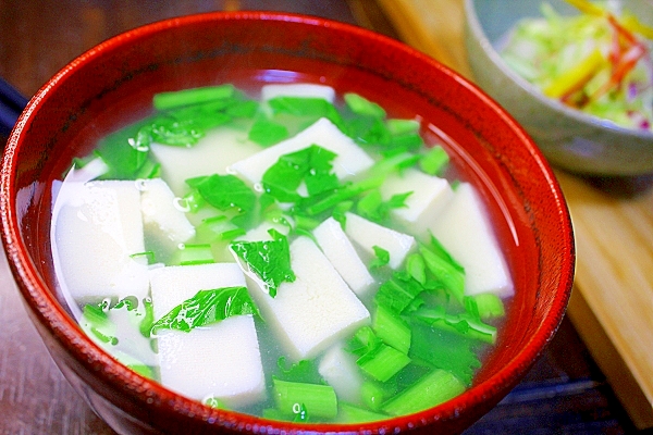 高野豆腐とカブ葉の中華スープ