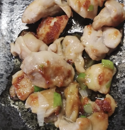 ご飯がすすむ！鶏むね肉のねぎ塩焼き
