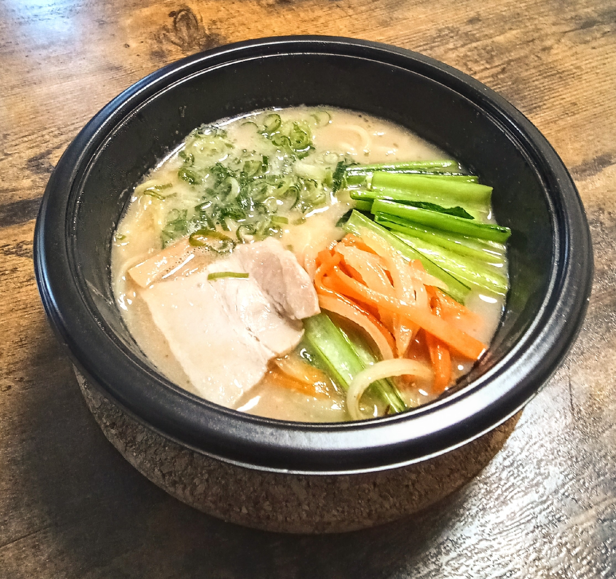 今日は、冷凍ラーメンDe野菜ラーメン