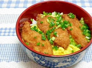 残りの鶏ハムカツで丼