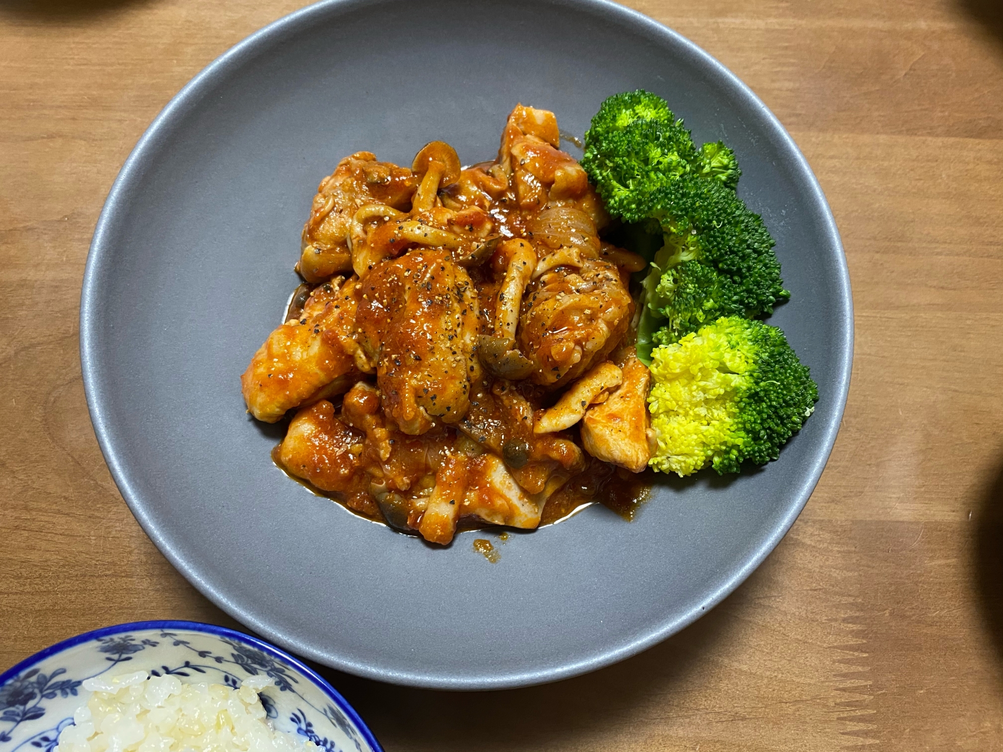 ご飯に合う！チキンのトマト煮込み