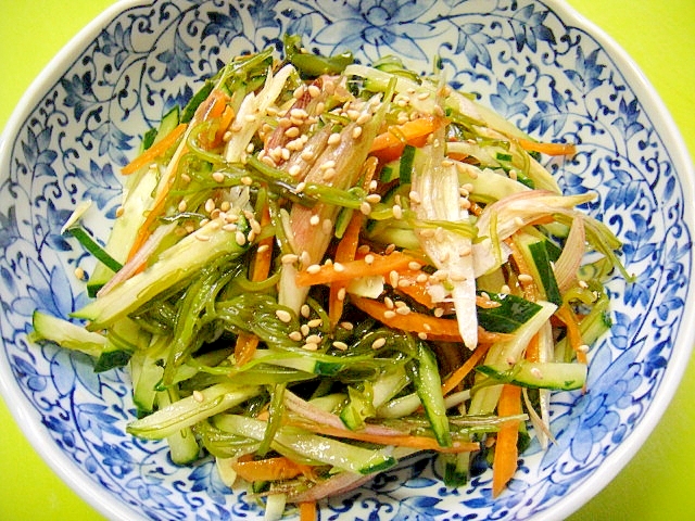 めかぶの千切り野菜和え