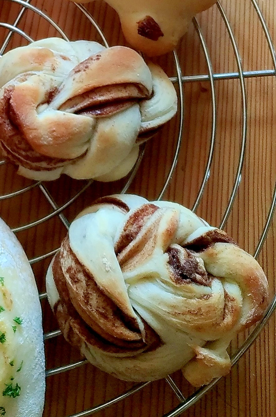 HBで☆シナモンシュガーのねじりパン レシピ・作り方 by またたび