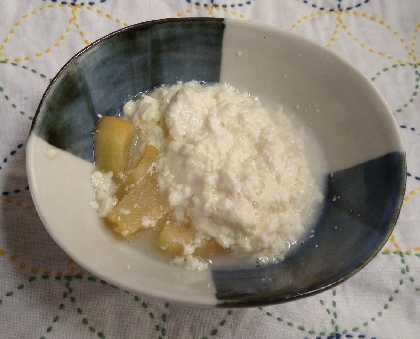 レンジで1分半☆ホットりんご ヨーグルトがけ♪