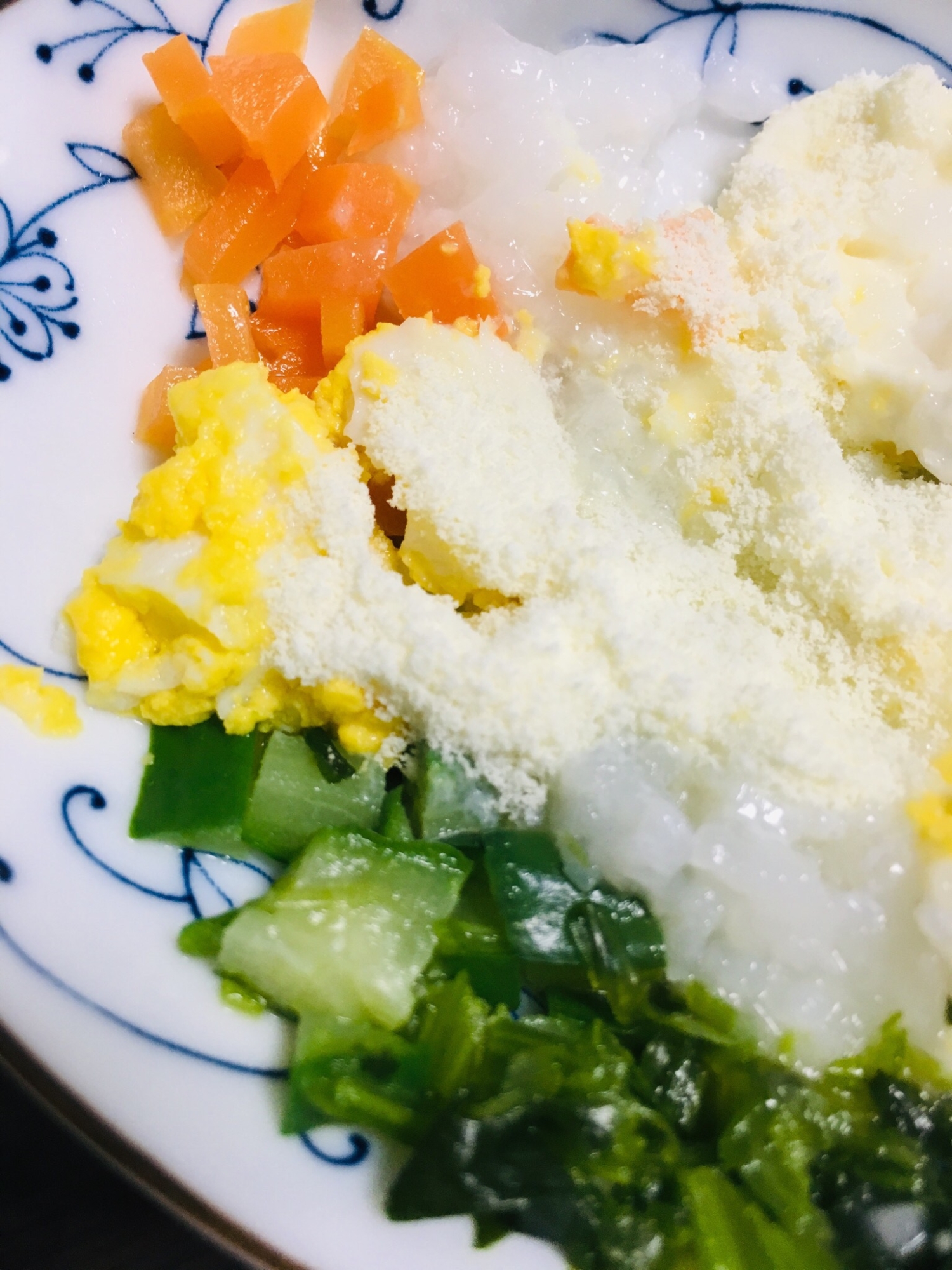 ⁑離乳食 カミカミ期⁑野菜の粉チーズがけ粥