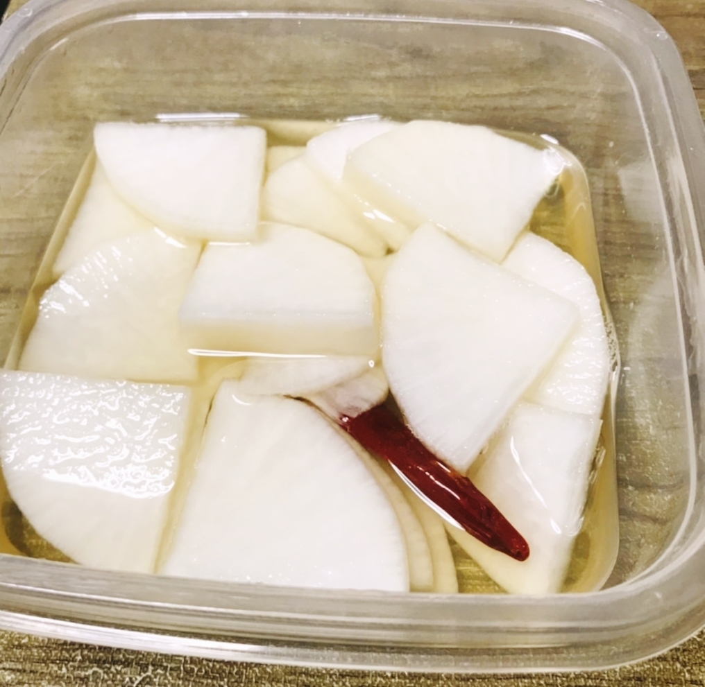 薄切り大根の蜂蜜りんご酢漬け