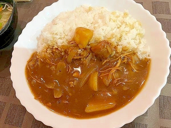 サラダチキンと焼鳥のWチキンカレー