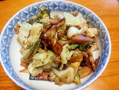 キャベツ・セロリの葉・エリンギの　炒め物