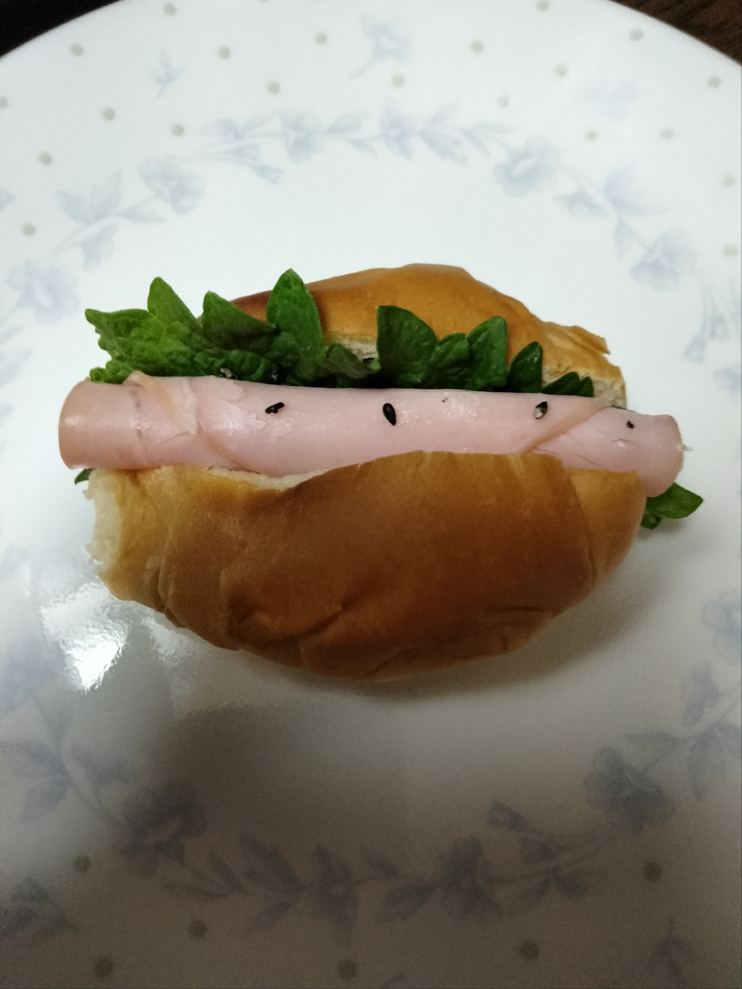 ロールパンサンド♡大葉&ハム