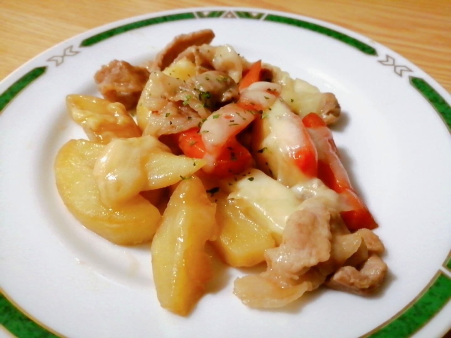 北海道産じゃがいもと人参と豚肉のチーズ焼き レシピ 作り方 By はじゃじゃ 楽天レシピ 北海道産じゃがいもと人参と豚肉のチーズ焼き レシピ 作り方 By はじゃじゃ 楽天レシピ