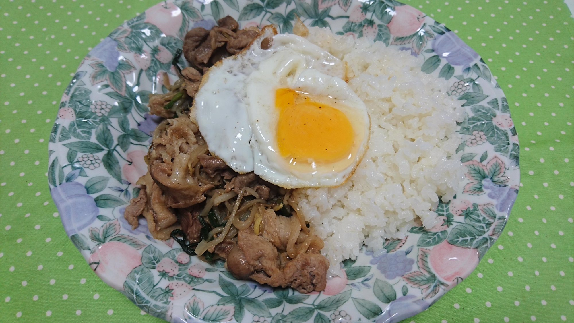 ニラ豚もやし丼☆