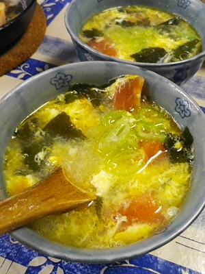 超簡単、トマトワカメ卵スープ