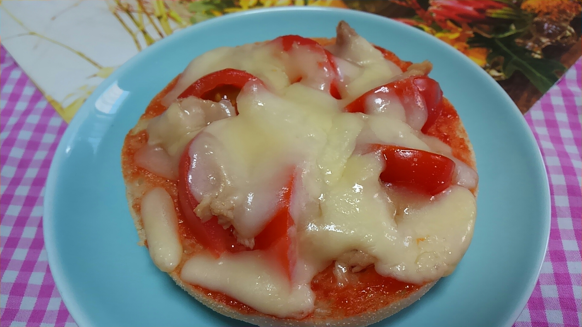 ツナとチーズとトマトのイングリッシュマフィン☆