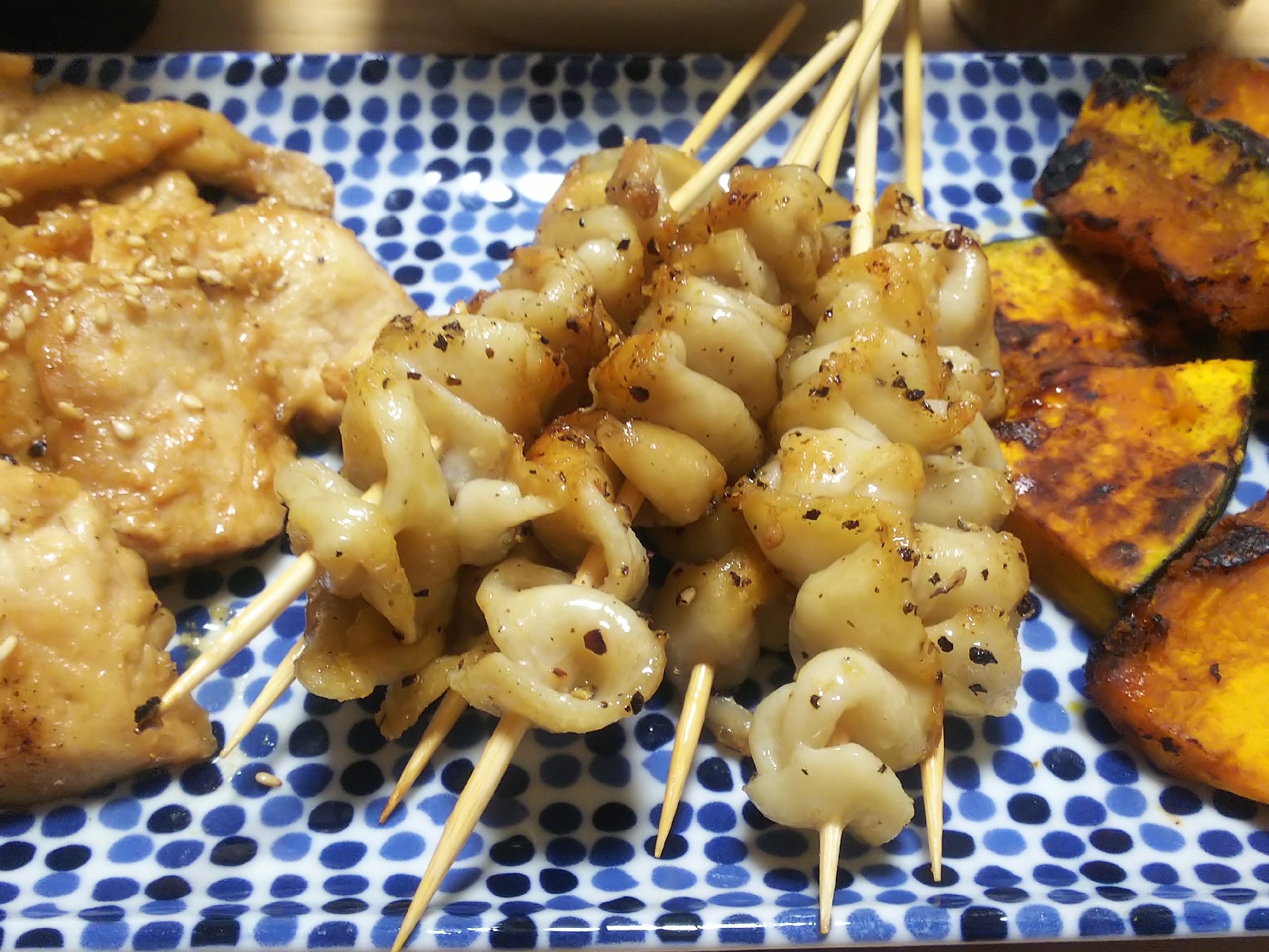 フライパンで簡単、鶏皮の焼き鳥♪