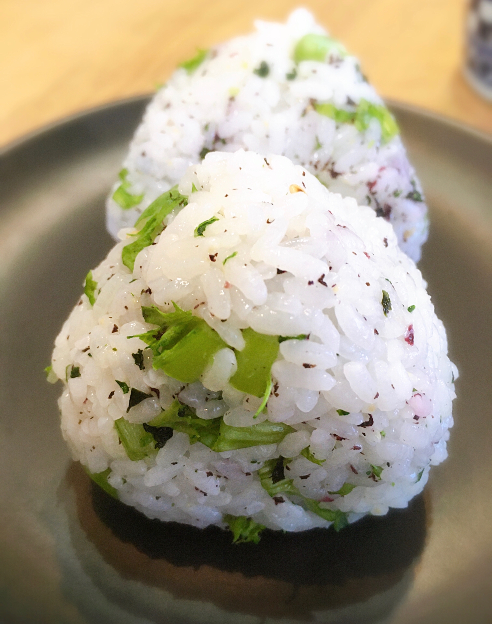 クセになる♪わさび菜とゆかりのおにぎり♡