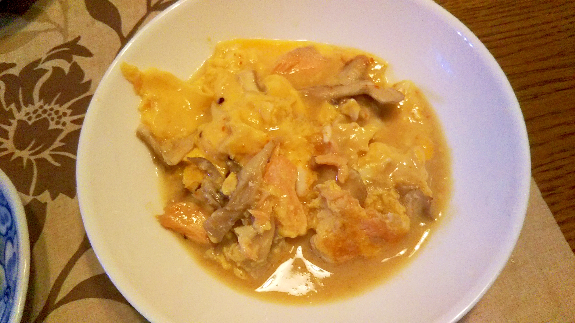 鮭と舞茸の卵とじ