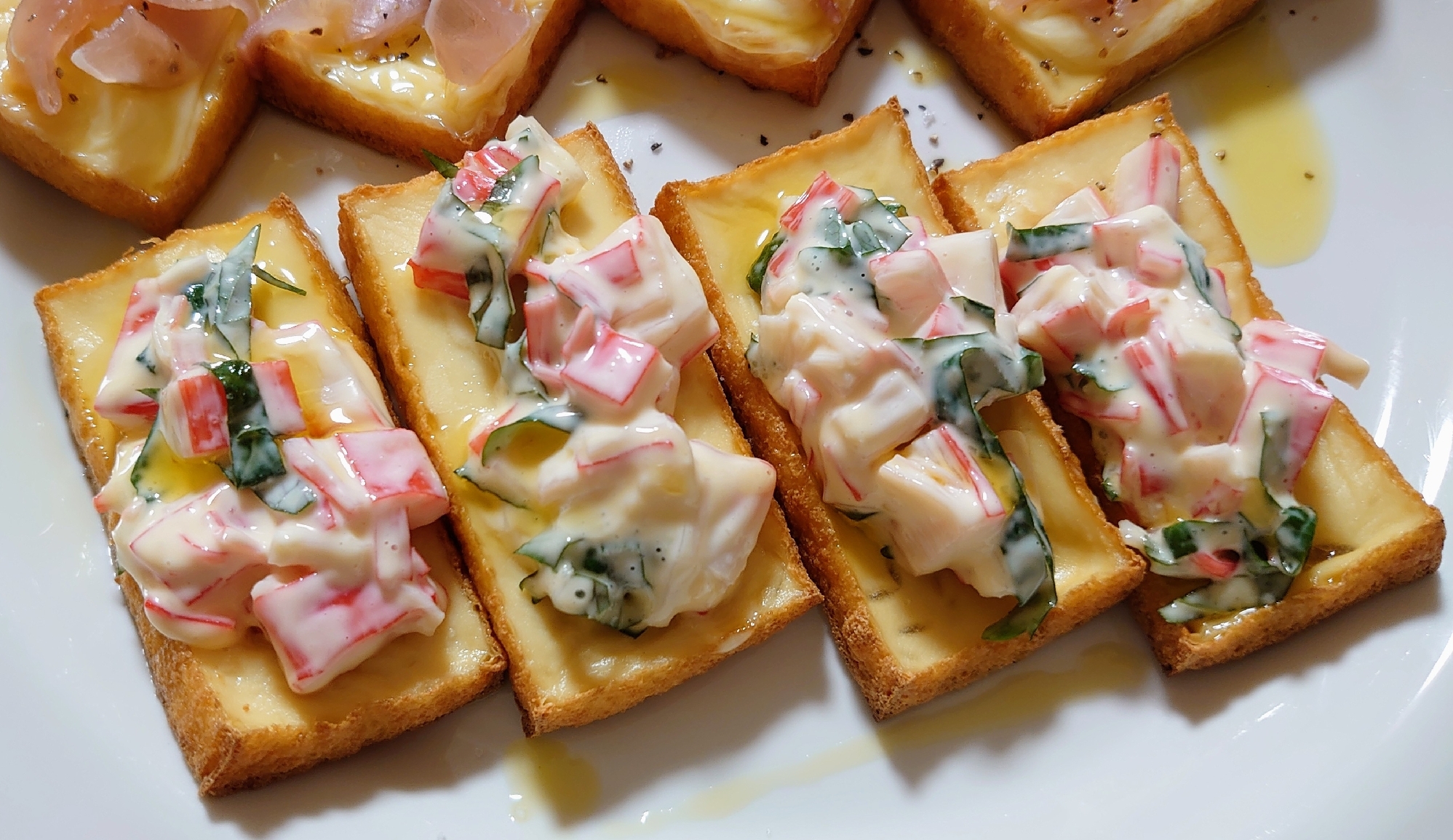 厚揚げで! カニカマとマヨのカナッペ風