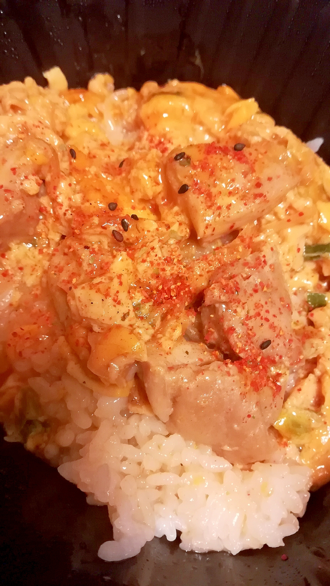 簡単ランチ★たっぷり七味唐辛子★鶏むね肉の親子丼