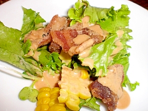 カリカリ豚とレタスのサラダ