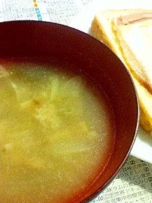 白菜とベーコンのとろとろスープ