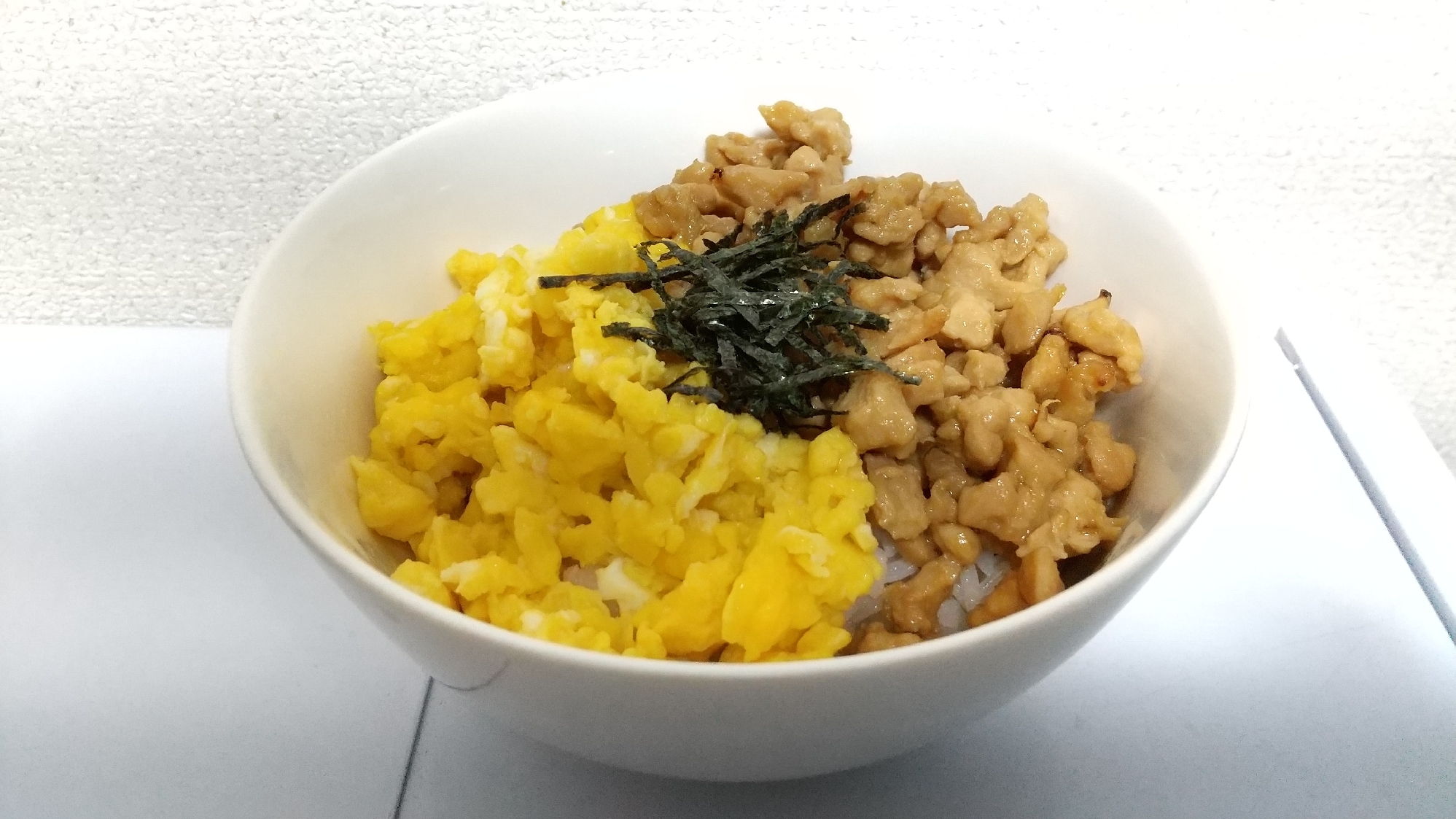 子供が喜ぶ！２色そぼろ丼