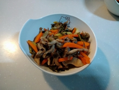 チンゲン菜とにんじんとしめじの生姜ポン酢和え